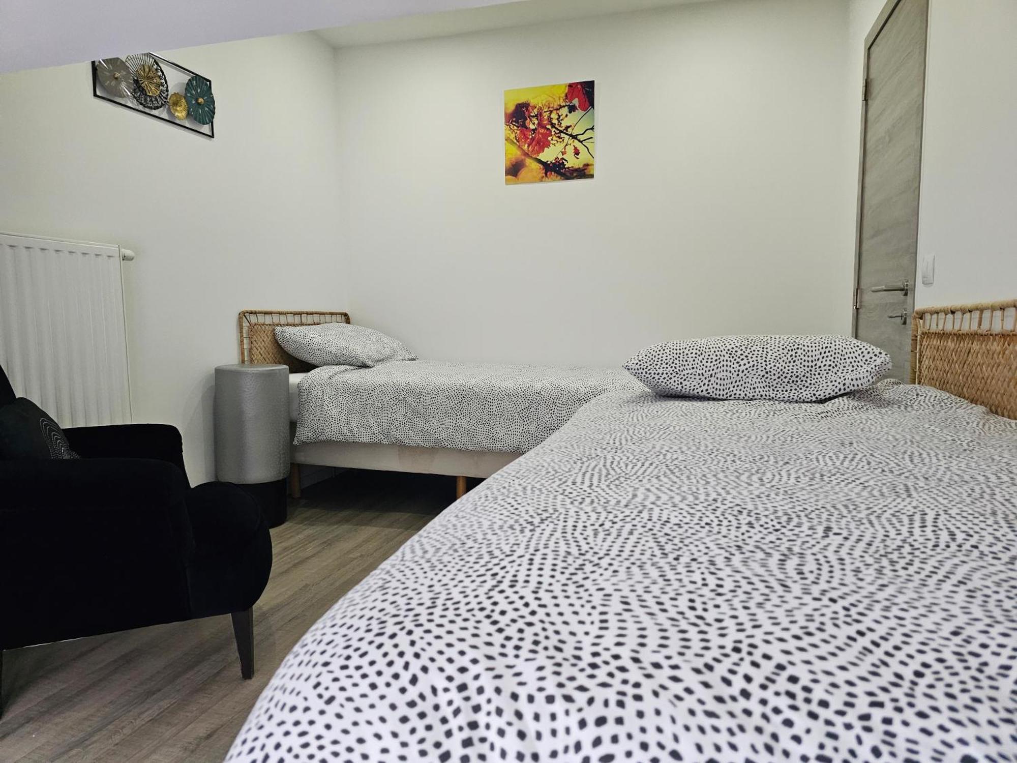 Appart'Hotel Trazegnies Courcelles Exteriör bild